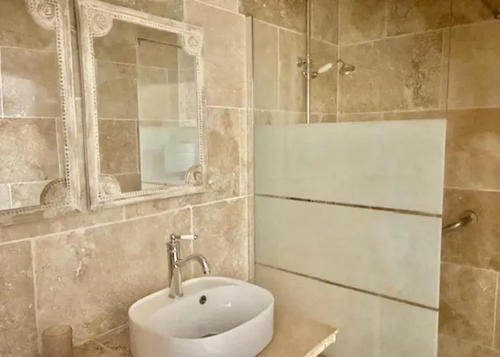 Stunning With Heated Private Pool In Provence