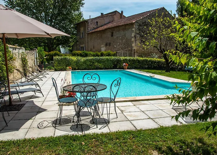 Stunning With Heated Private Pool In Provence 度假居