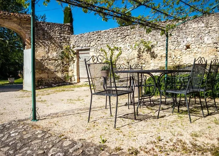 Stunning With Heated Private Pool In Provence 度假居